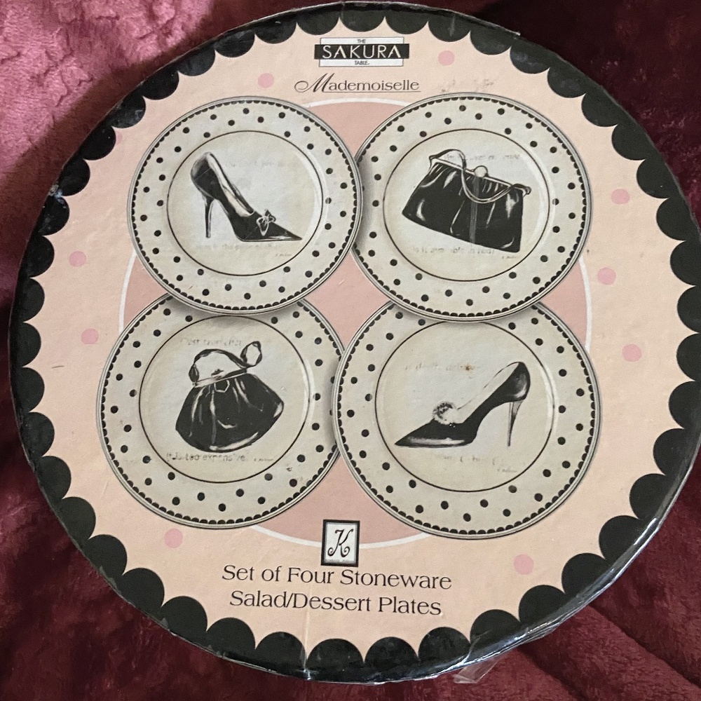 Set of 4 pink/black stoneware salad plates in  FRENCH motif